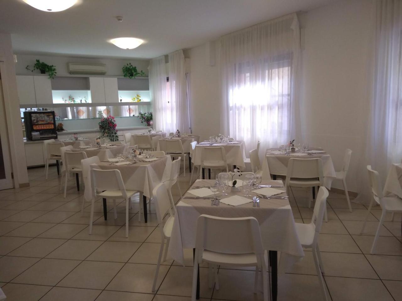 Hotel La Bella Vita Rimini Eksteriør billede
