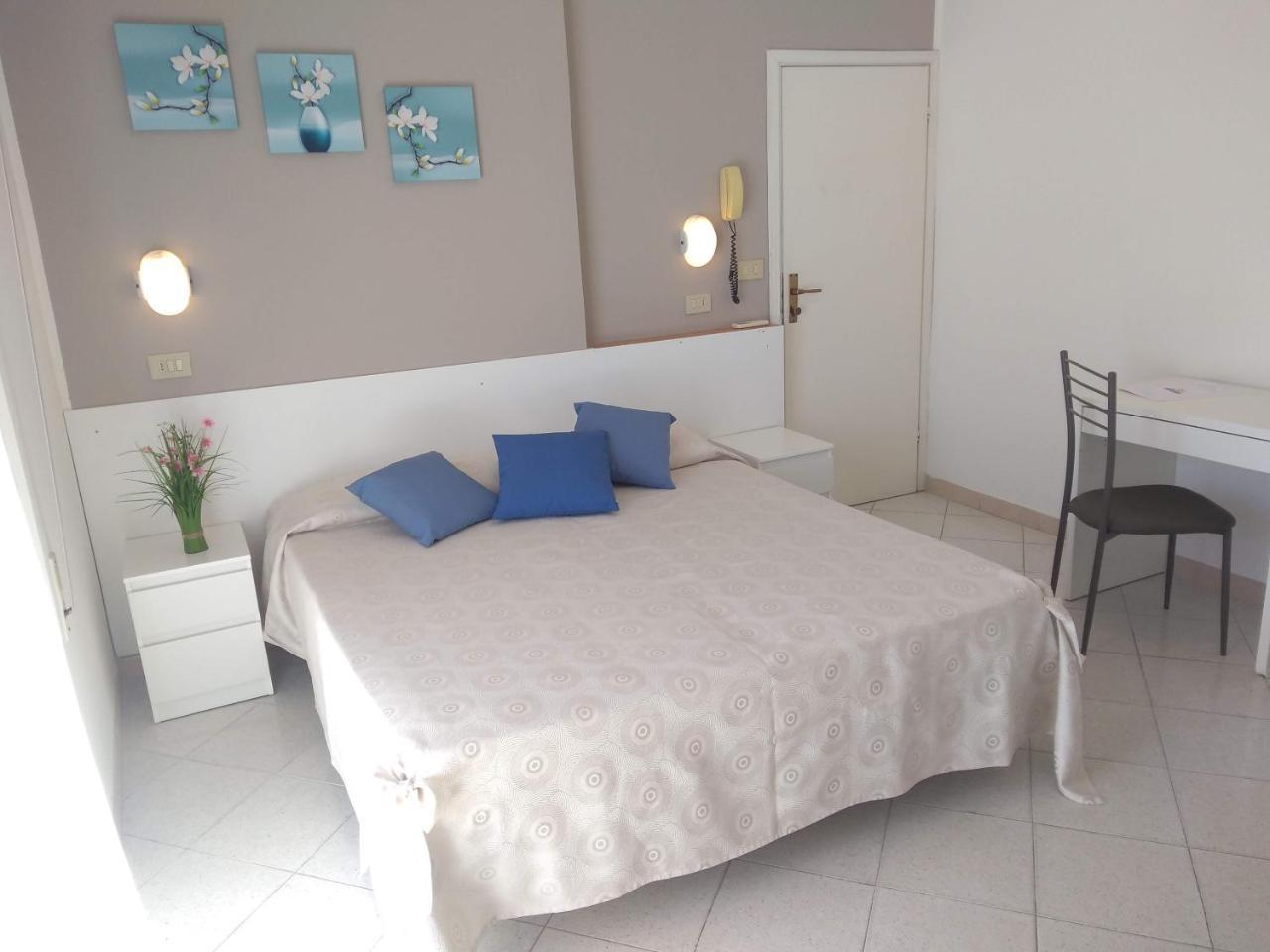 Hotel La Bella Vita Rimini Eksteriør billede