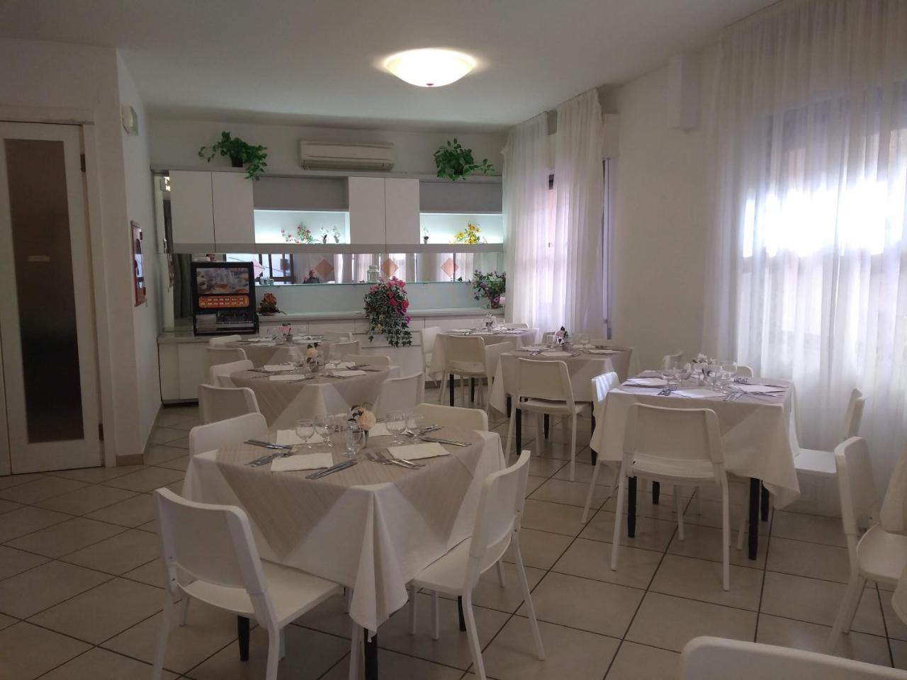 Hotel La Bella Vita Rimini Eksteriør billede