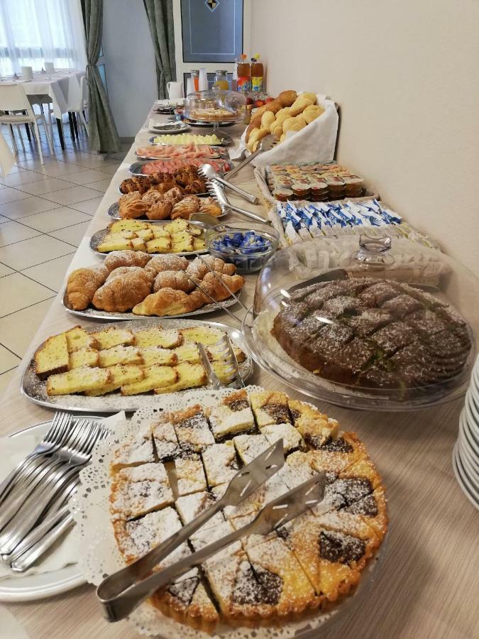 Hotel La Bella Vita Rimini Eksteriør billede